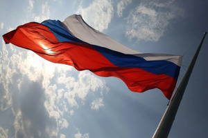 Путин поддержал идею ввести в школах традицию поднимать флаг РФ